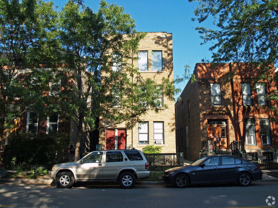 Primary Photo - 2045 N Racine Ave