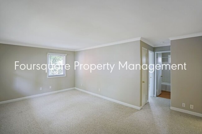 Building Photo - 2nd Floor Condo | Washer/Dryer | One Assig...