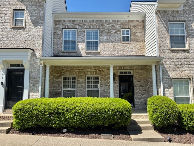 3 Bed, 2.5 Bath Townhome w/ 2 Car Garage - 3 Bed, 2.5 Bath Townhome w/ 2 Car Garage