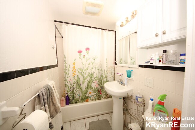 Building Photo - 41 Atkins St