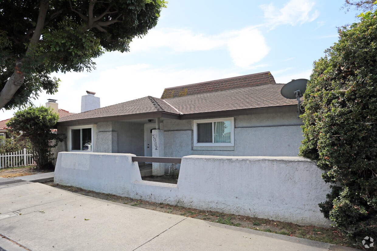 Primary Photo - 7082 Heil Ave