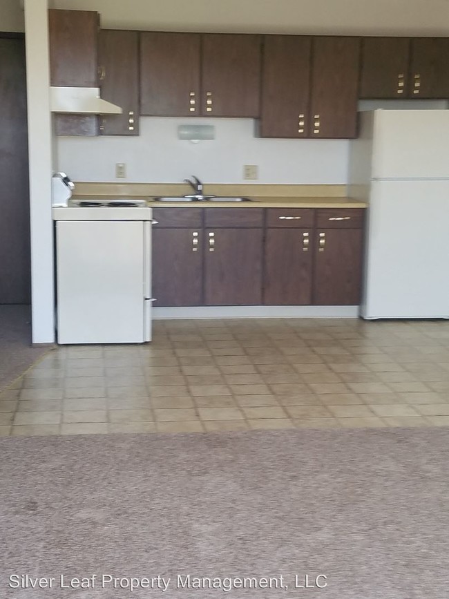 Building Photo - 425 E Fairlane Dr