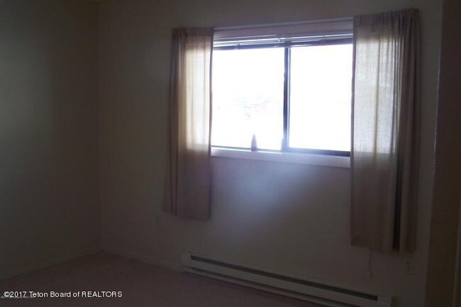 Foto del edificio - 334 Meadows Dr