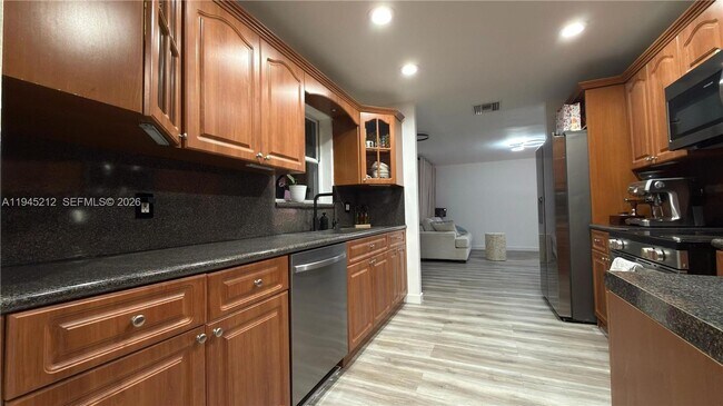 Foto del edificio - 1001 SW 98th Ave