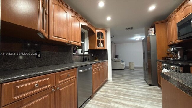 Photo - 1001 SW 98th Ave House