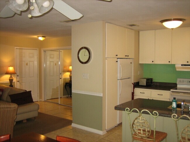 Foto del edificio - 1156 N Alston St