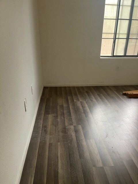 Foto del edificio - 2141 Hussium Hills St