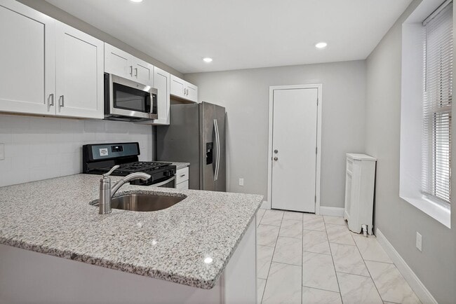 Building Photo - 3 bedroom 1 bath home in Cobbs Creek