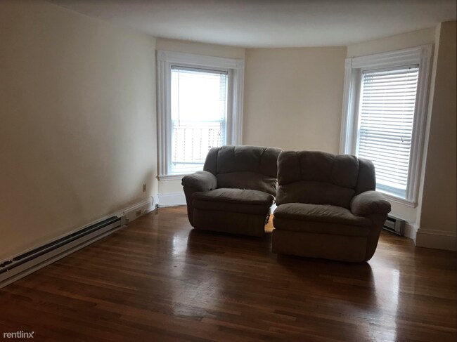 Building Photo - 1 br, 1 bath Apartment - 220 Newbury St