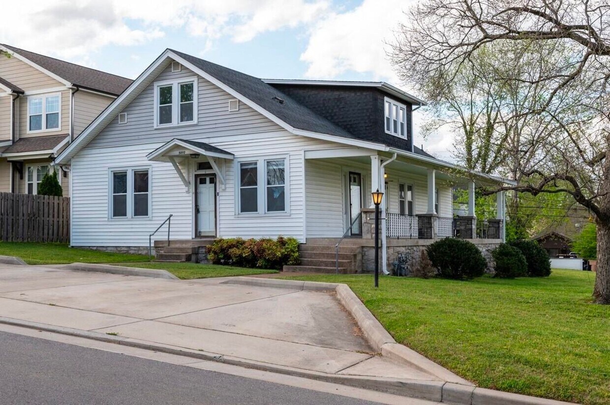 Foto principal - 5002 Dakota Ave