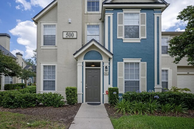 Building Photo - 13700 Richmond Park Dr N