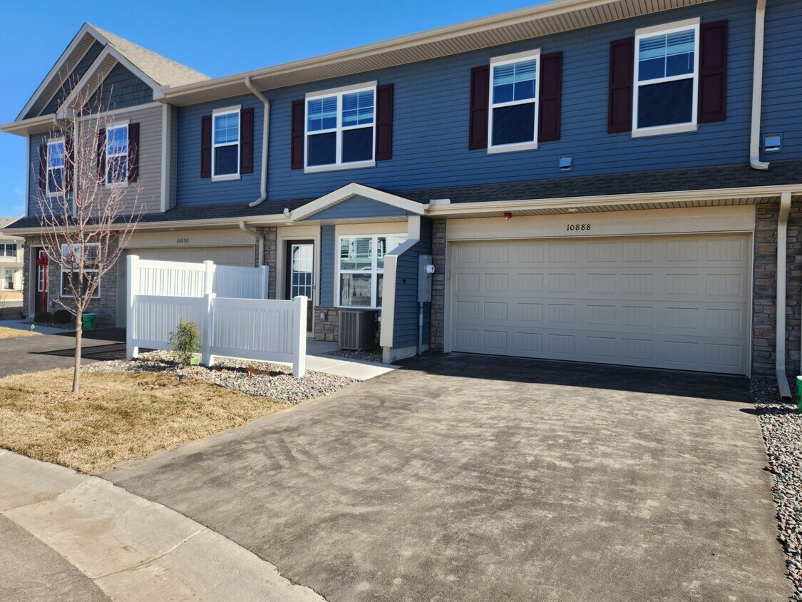 10888 Garland Pl N, Maple Grove, MN 55369 Townhome Rentals in Maple