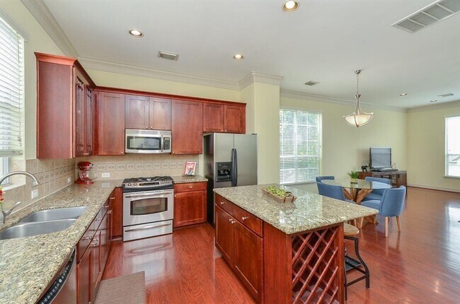 Foto del edificio - 3316 Clearview Cir