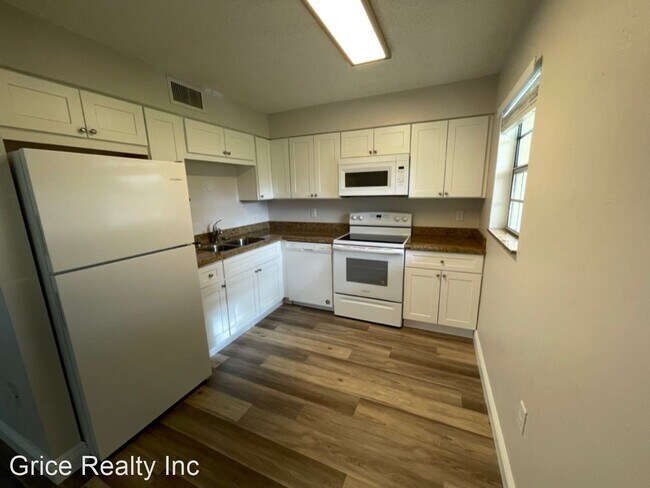 Foto del edificio - 2 br, 1 bath House - 3325 Airport Rd. N J2