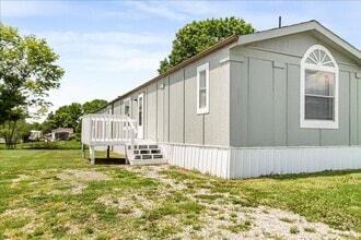 Building Photo - 534 SE 650th Rd