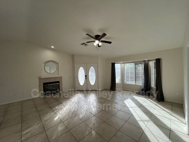 Foto del edificio - 66432 2nd St