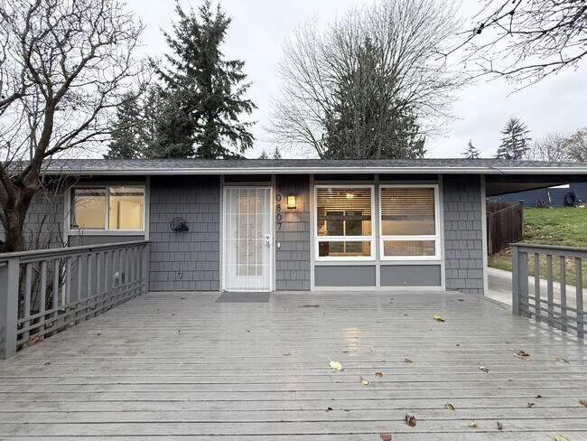 Foto del edificio - 10807 22nd Pl SE