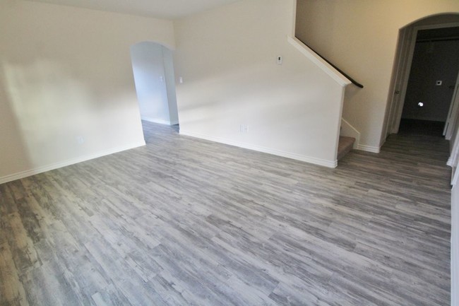 Building Photo - 6841 Rondo Dr