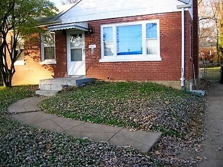Building Photo - 2 bedroom Brick Single Family Home!