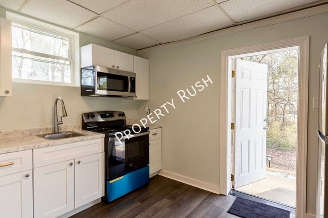 Foto del edificio - 2290 Malibu Dr SE