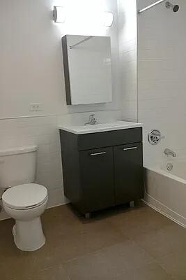 Foto principal - 401 W 25th St