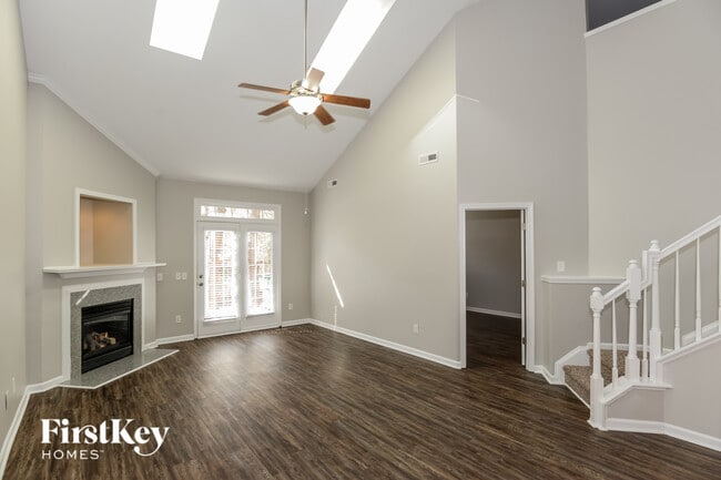 Foto del edificio - 16520 Kettlewell Ln