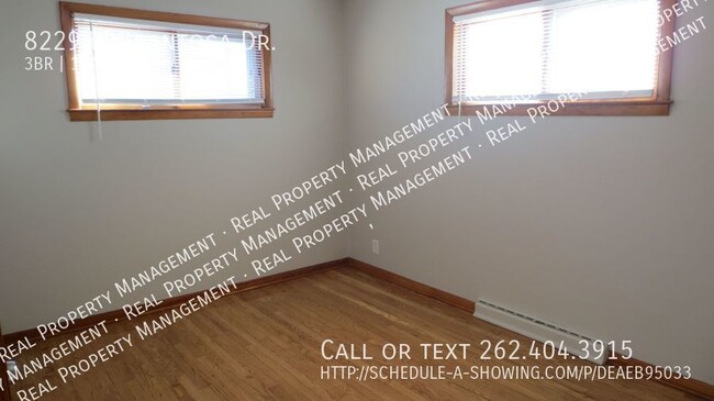Building Photo - Single Family Home with full basement and ...