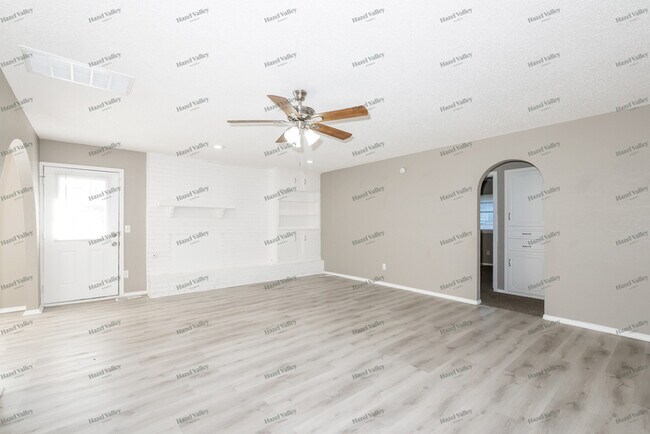 Foto del edificio - 11320 Bel Air Pl