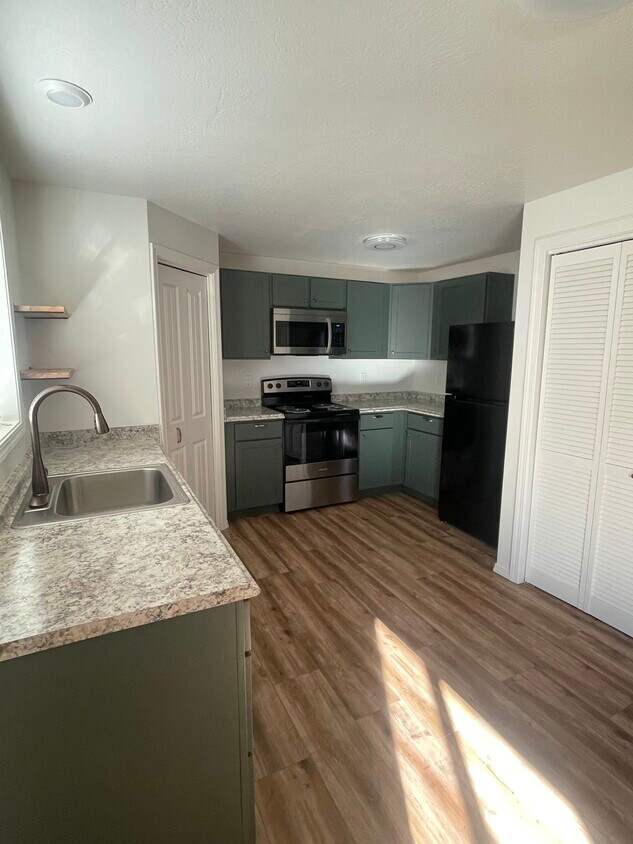 307 Lithia Ave Unit 307 Lithia Ave Talent OR, Talent, OR 97540