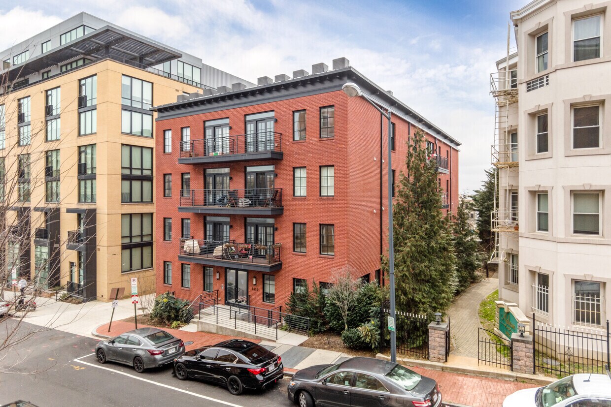 Foto del edificio - 1412 Chapin St NW