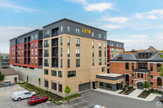 Building Photo - The Leo
