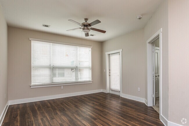 4HAB, 2BA - 1259SF Sala de estar - Vista Pointe At Wild Pine