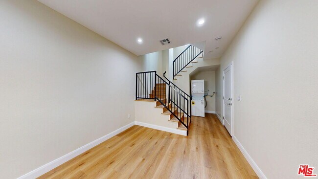 Foto del edificio - 310 N 3rd St