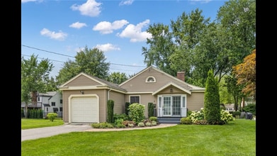 Building Photo - 7 Pontiac Rd