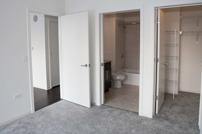 Foto del edificio - 937 W Washington Blvd