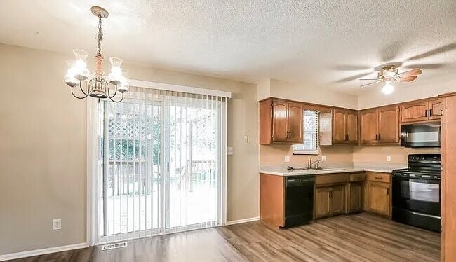 Building Photo - 919 Shiloh Ct