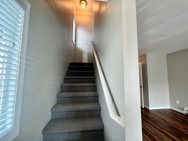 Foto del edificio - Gorgeous 2 Bed 1.5 Bath Condo For Rent