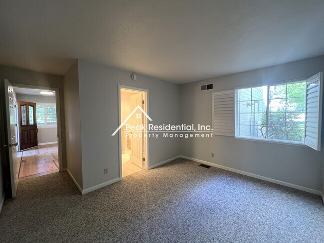 Foto del edificio - Spacious 3bd/3ba Auburn Home!