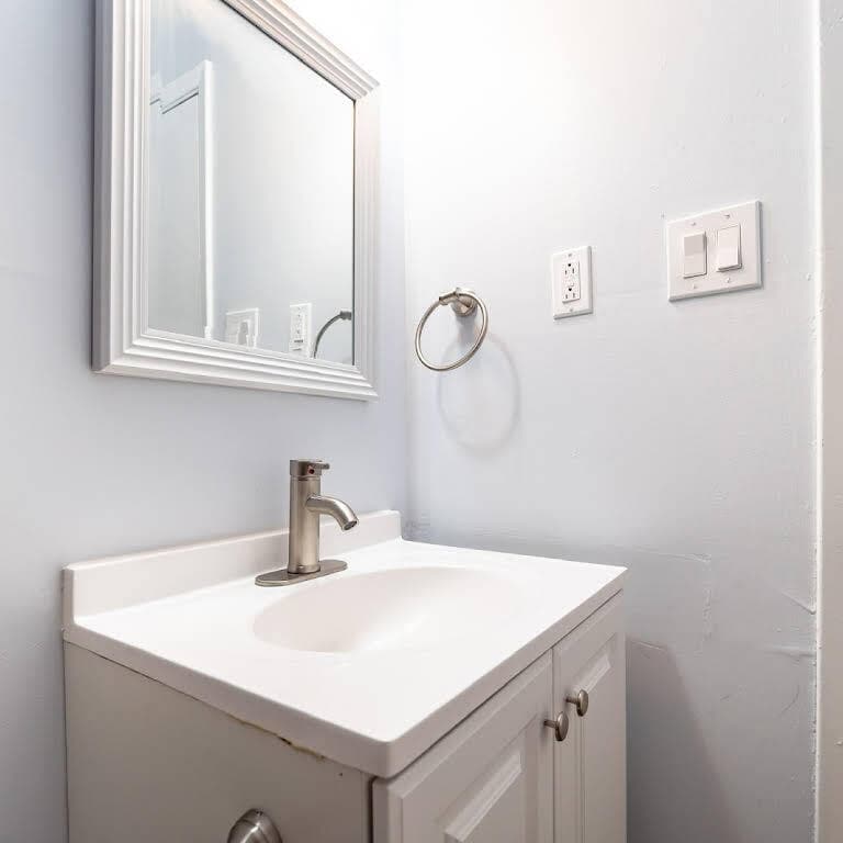 Building Photo - Iron Haven Villas