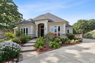 Building Photo - 510 Fox Glen