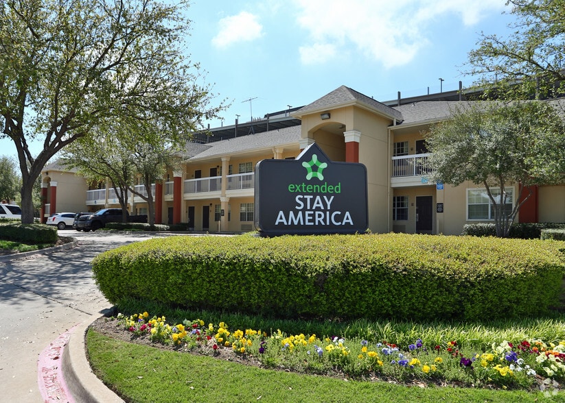 Furnished Studio - Fort Worth