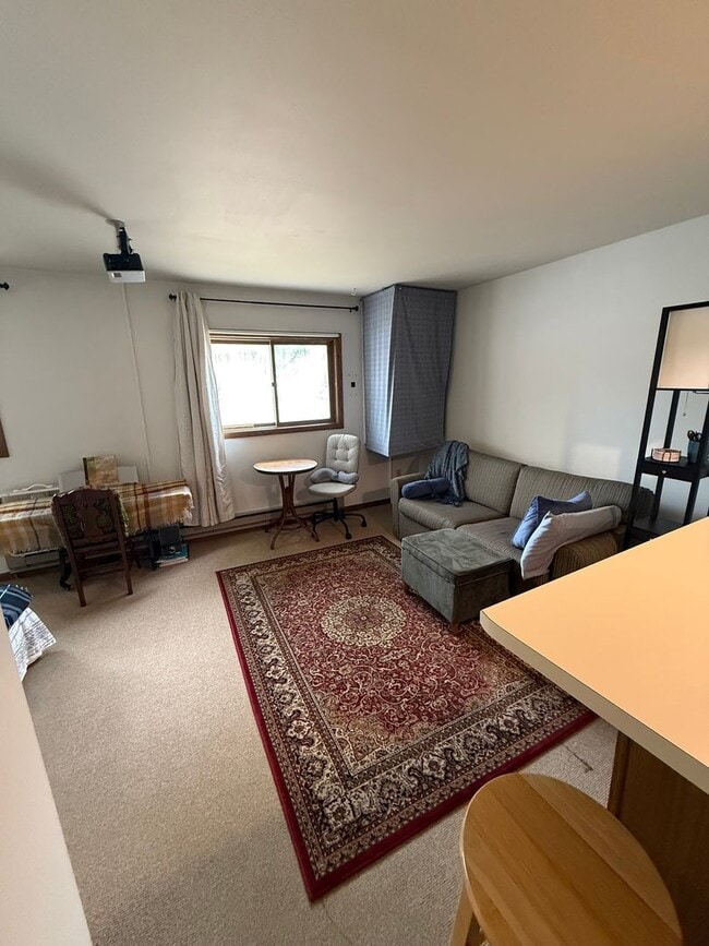 Building Photo - 1302 Mound St