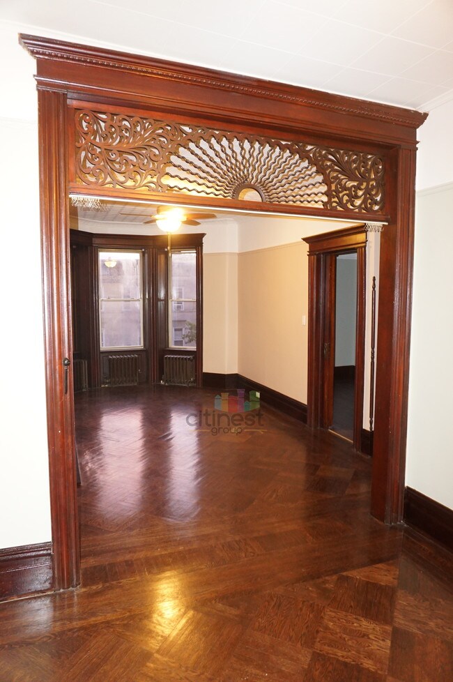 Building Photo - 449 77th St