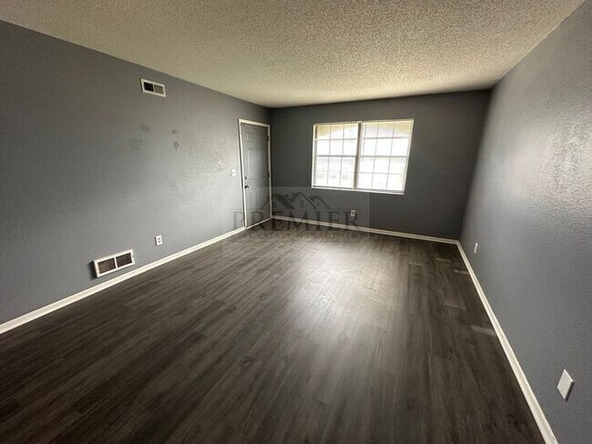 Foto del edificio - 305 N 3rd St