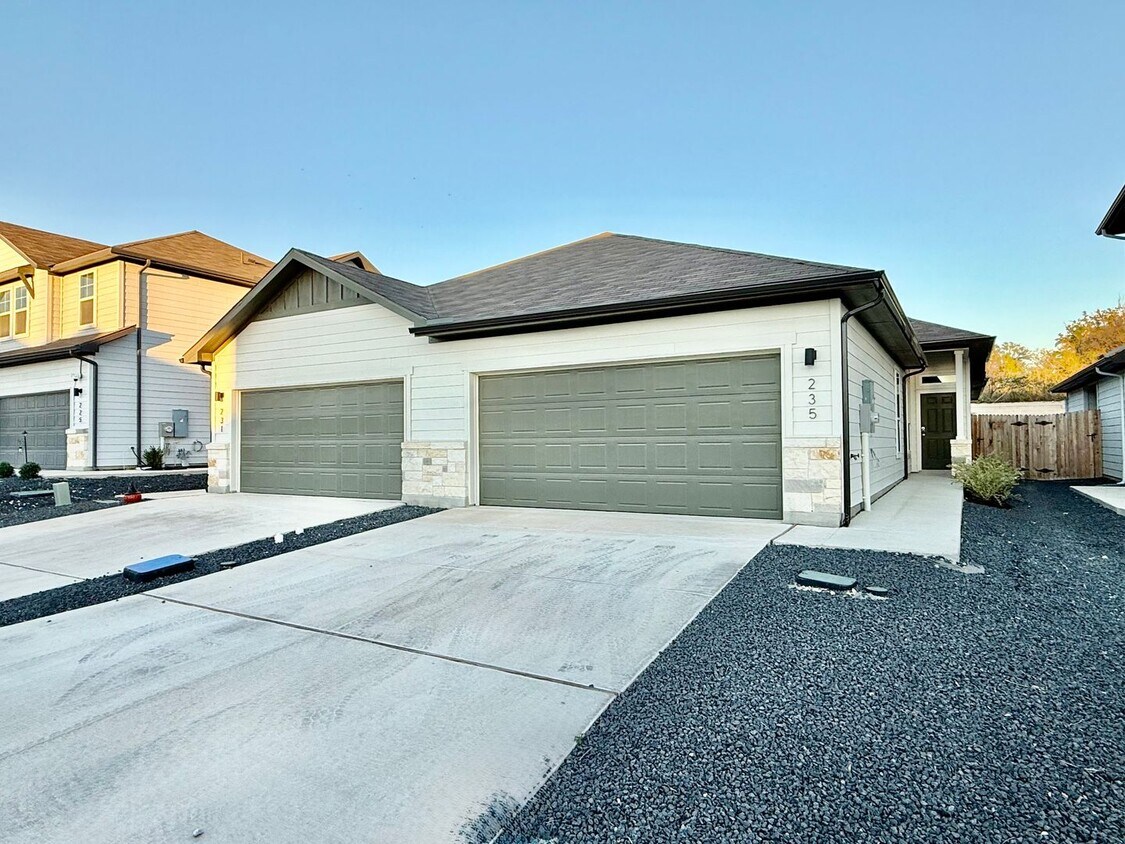 Want luxury living in the Far West ...Look... - Want luxury living in the Far West ...Look...