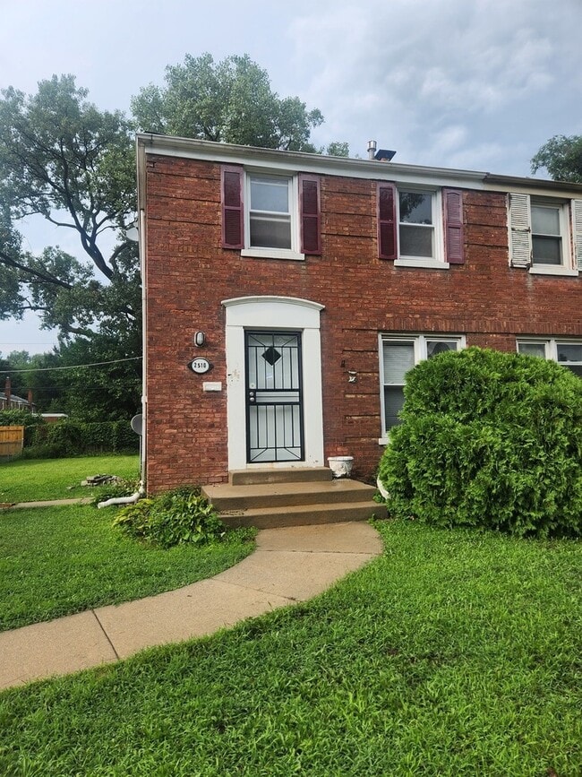 Building Photo - 2510 E 96th St