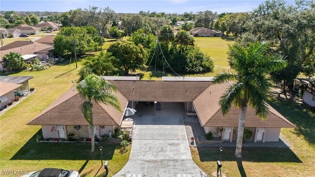 Foto del edificio - 235 Thistle Ct