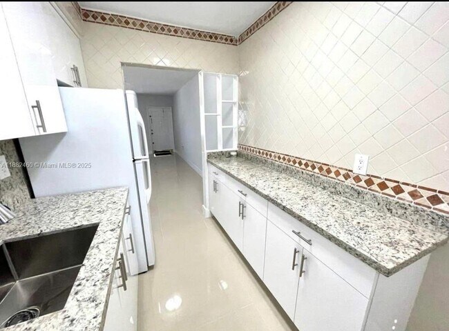 Foto del edificio - 3600 SW 9th Terrace