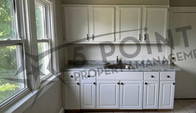 Foto del edificio - 957 Eddy Rd
