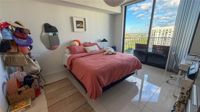 Building Photo - 5252 NW 85th Ave